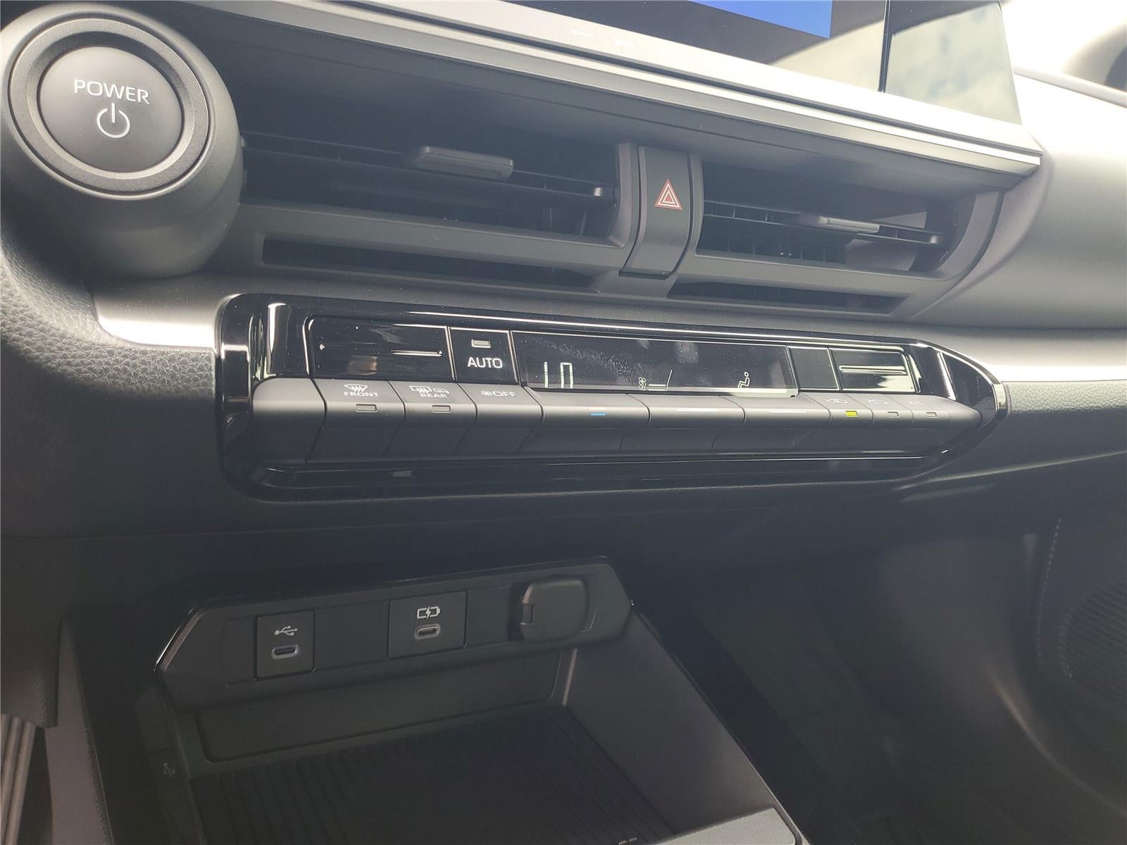 2025 Toyota Prius LE