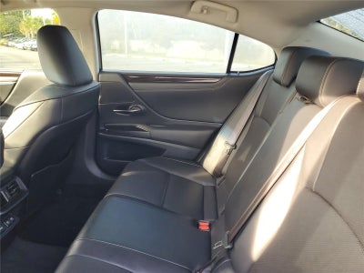 2019 Lexus ES ES 300h Luxury