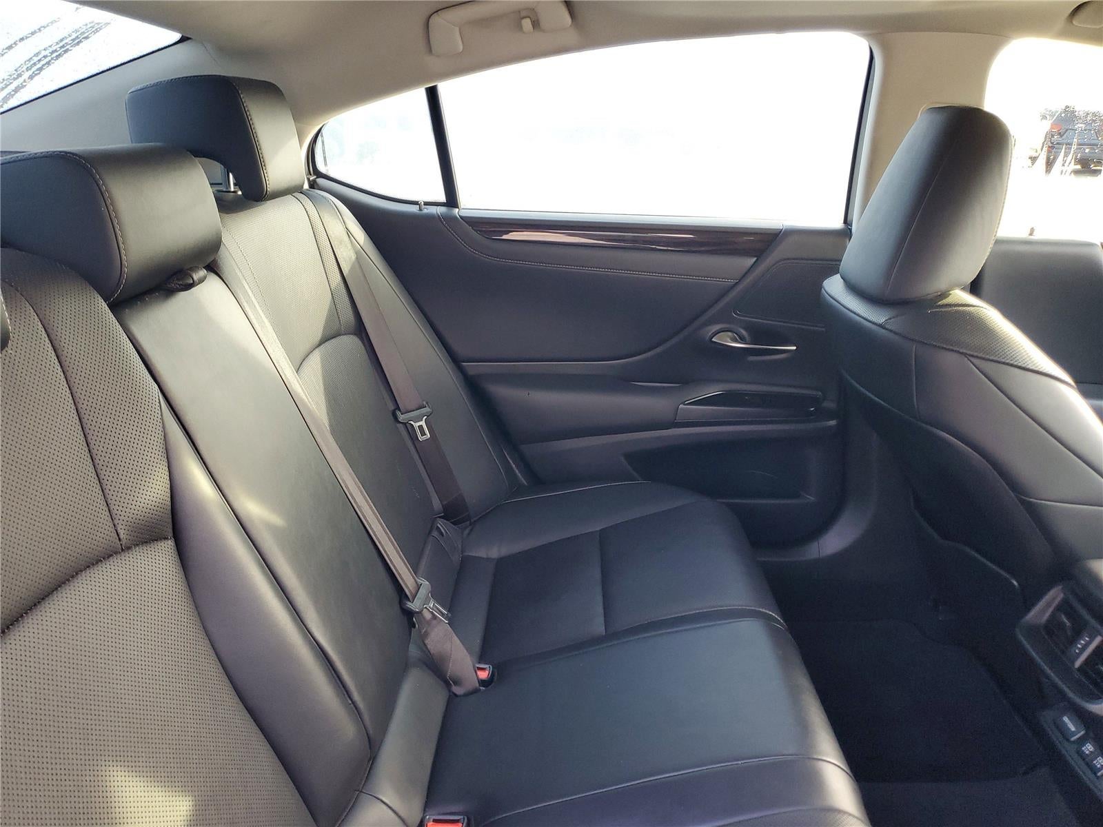 2019 Lexus ES ES 300h Luxury