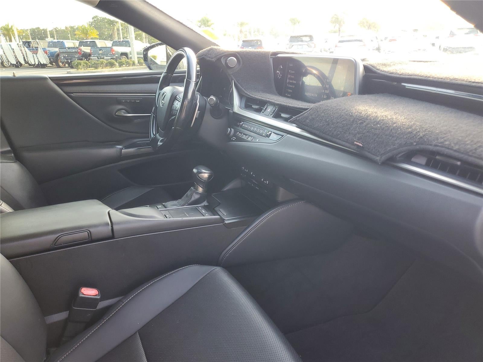 2019 Lexus ES ES 300h Luxury