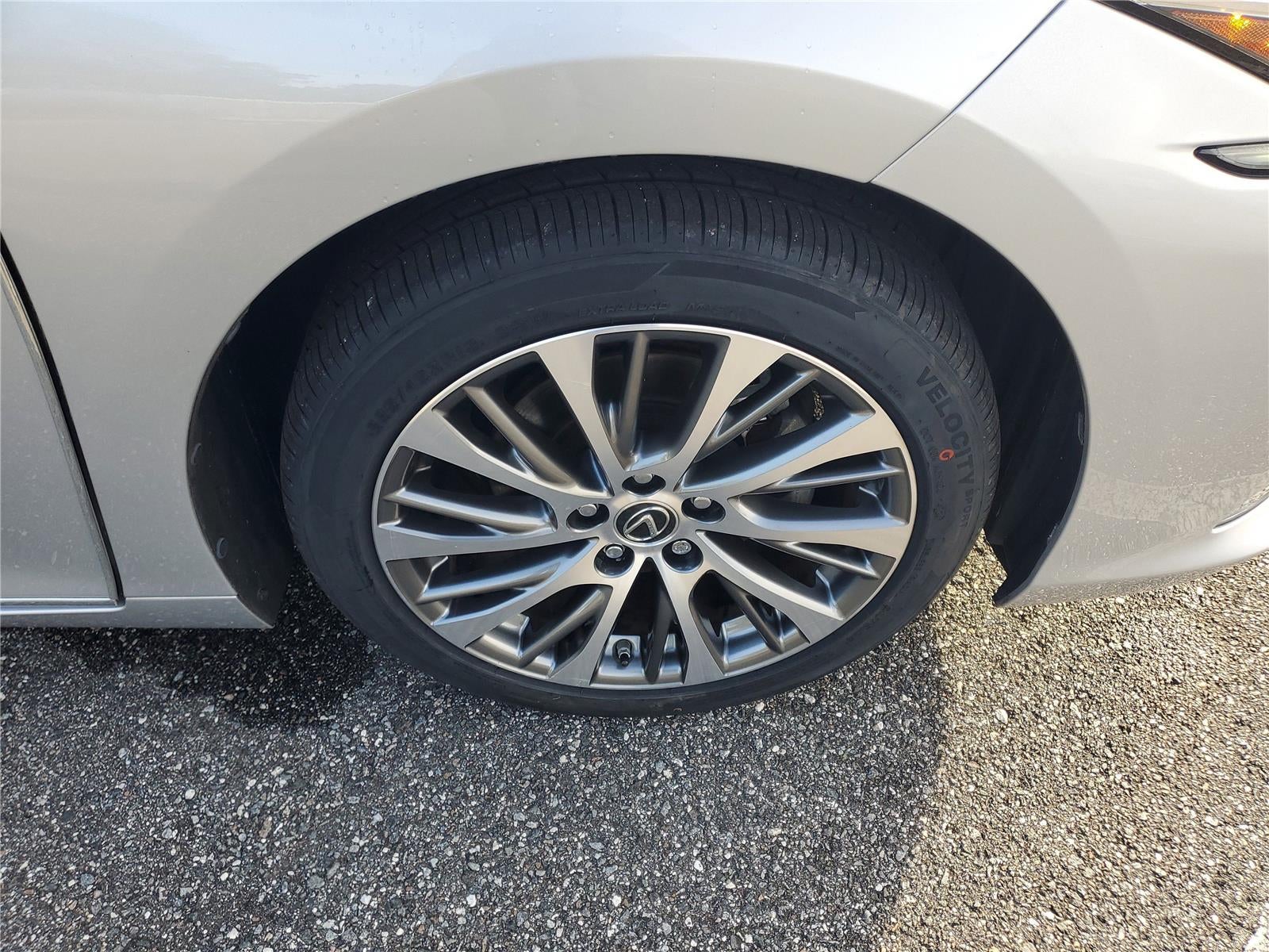 2019 Lexus ES ES 300h Luxury