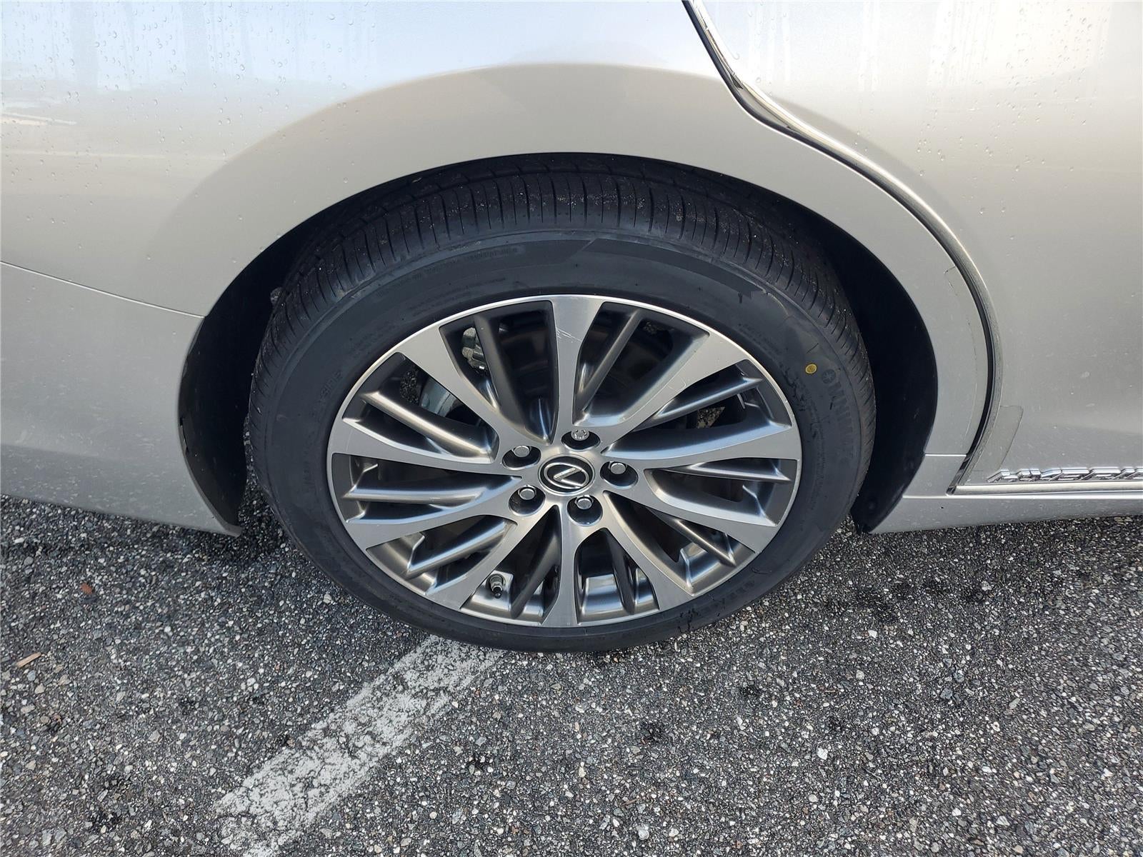 2019 Lexus ES ES 300h Luxury