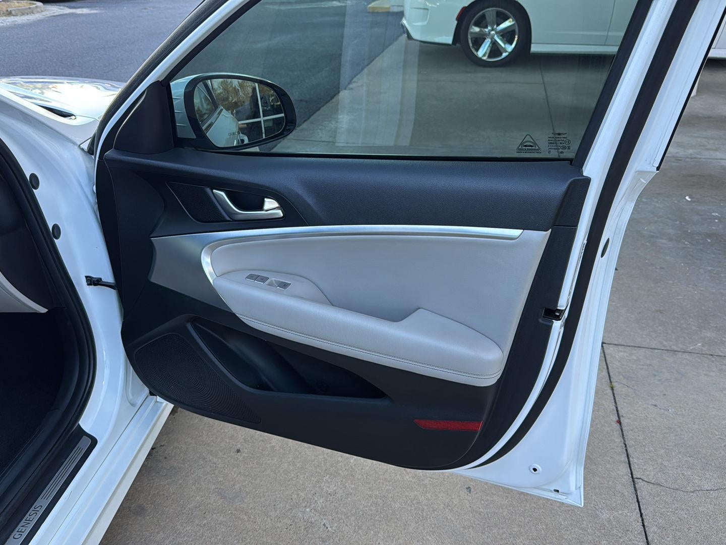 2022 Genesis G70 2.0T