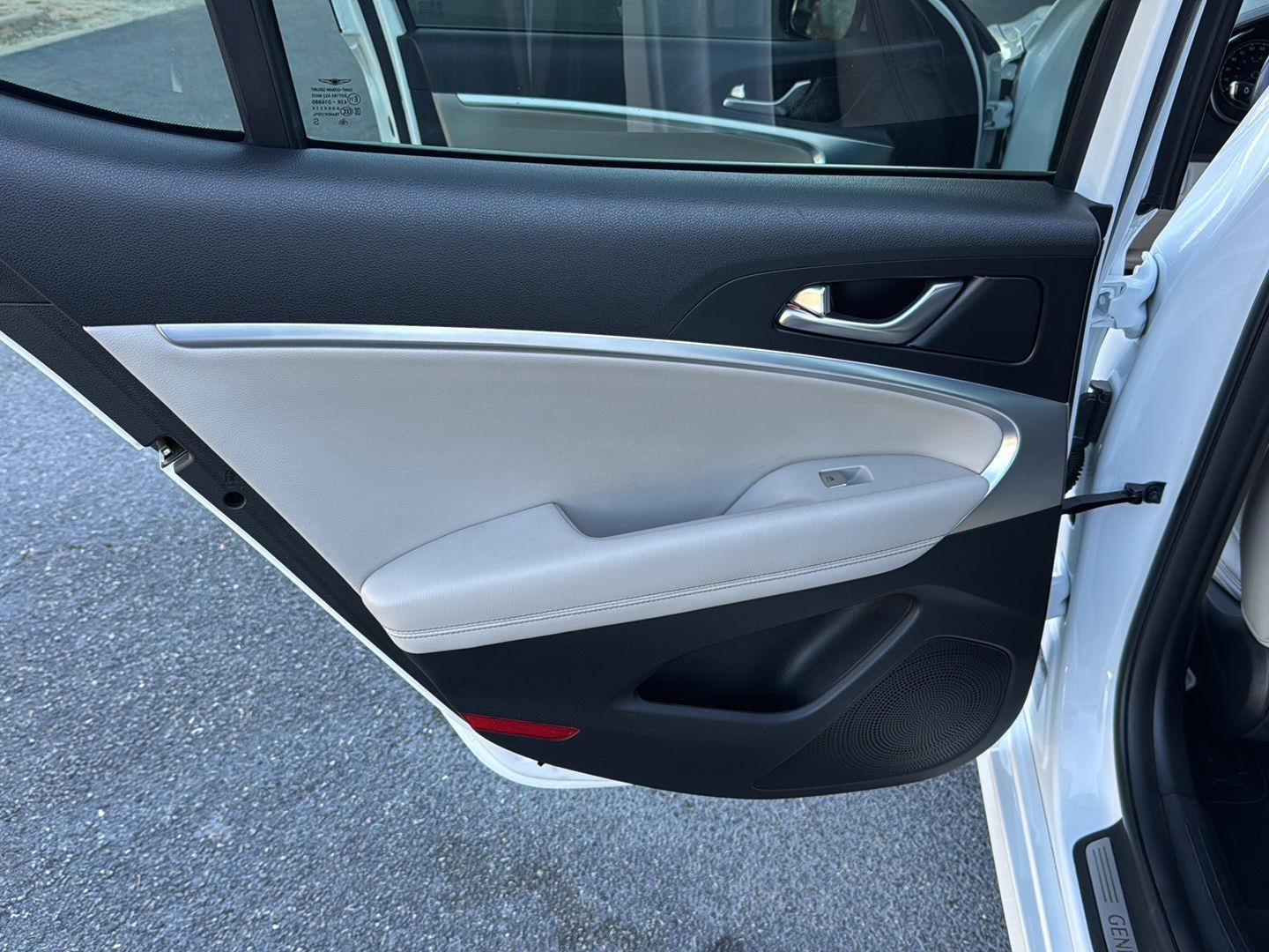 2022 Genesis G70 2.0T