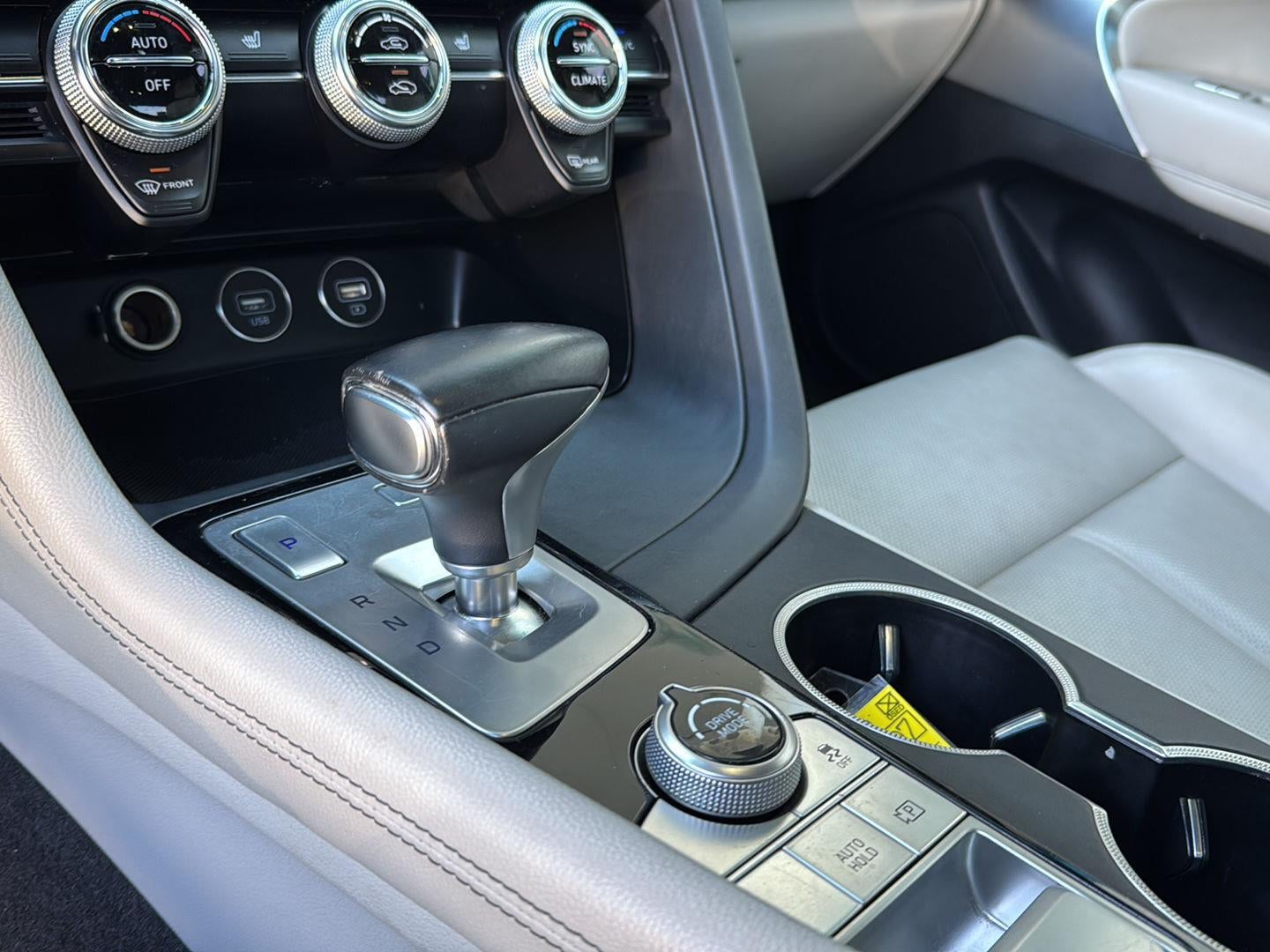 2022 Genesis G70 2.0T