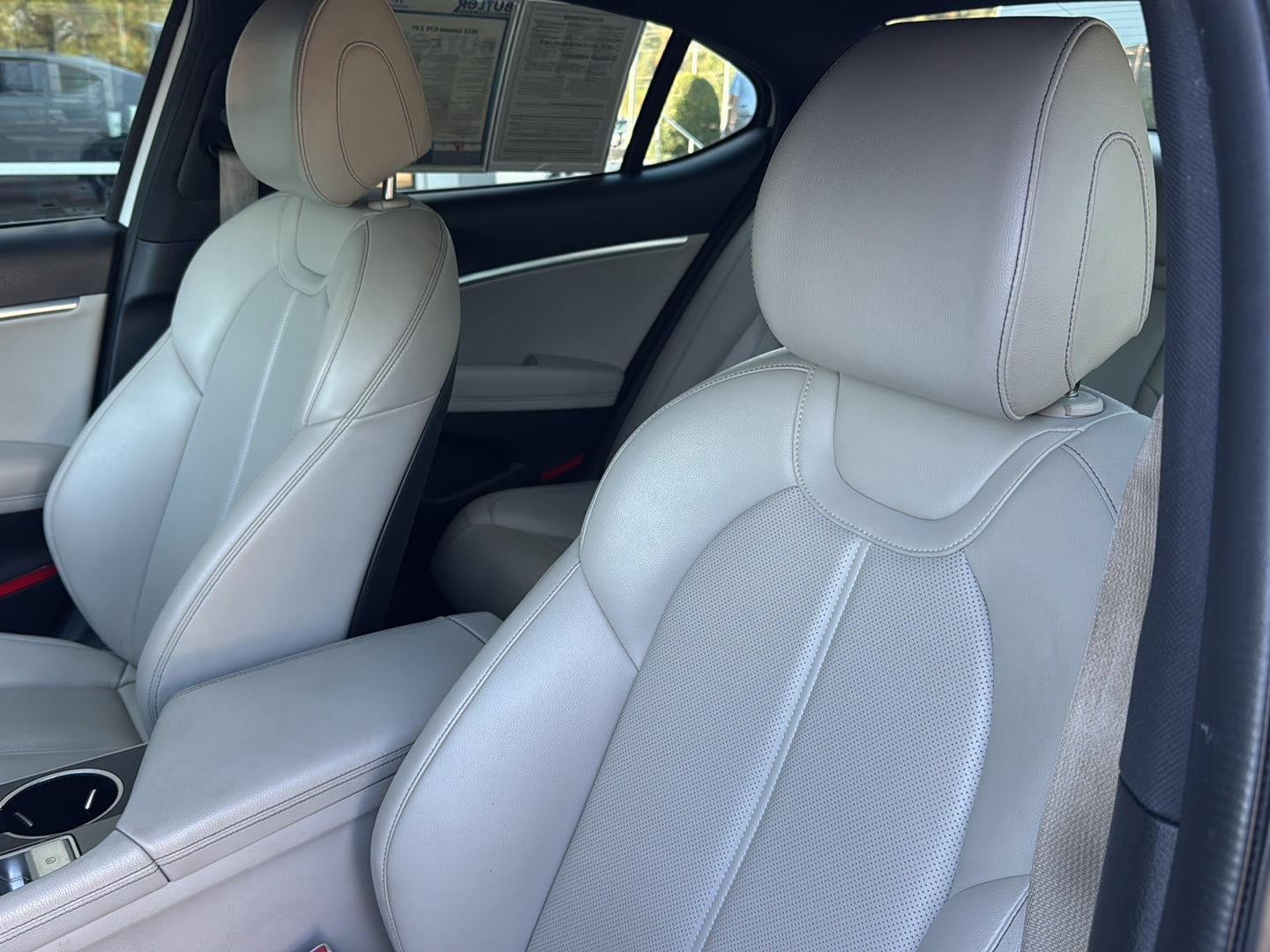 2022 Genesis G70 2.0T