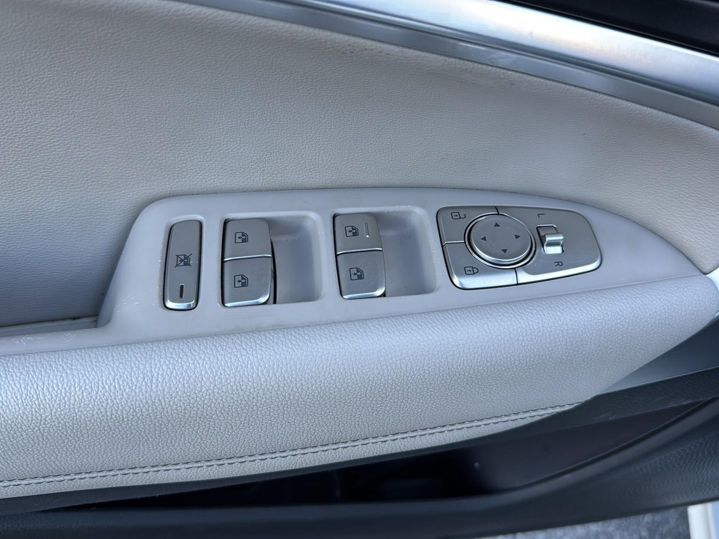 2022 Genesis G70 2.0T