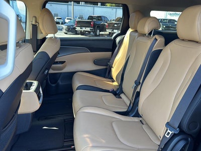 2023 Kia Carnival LX