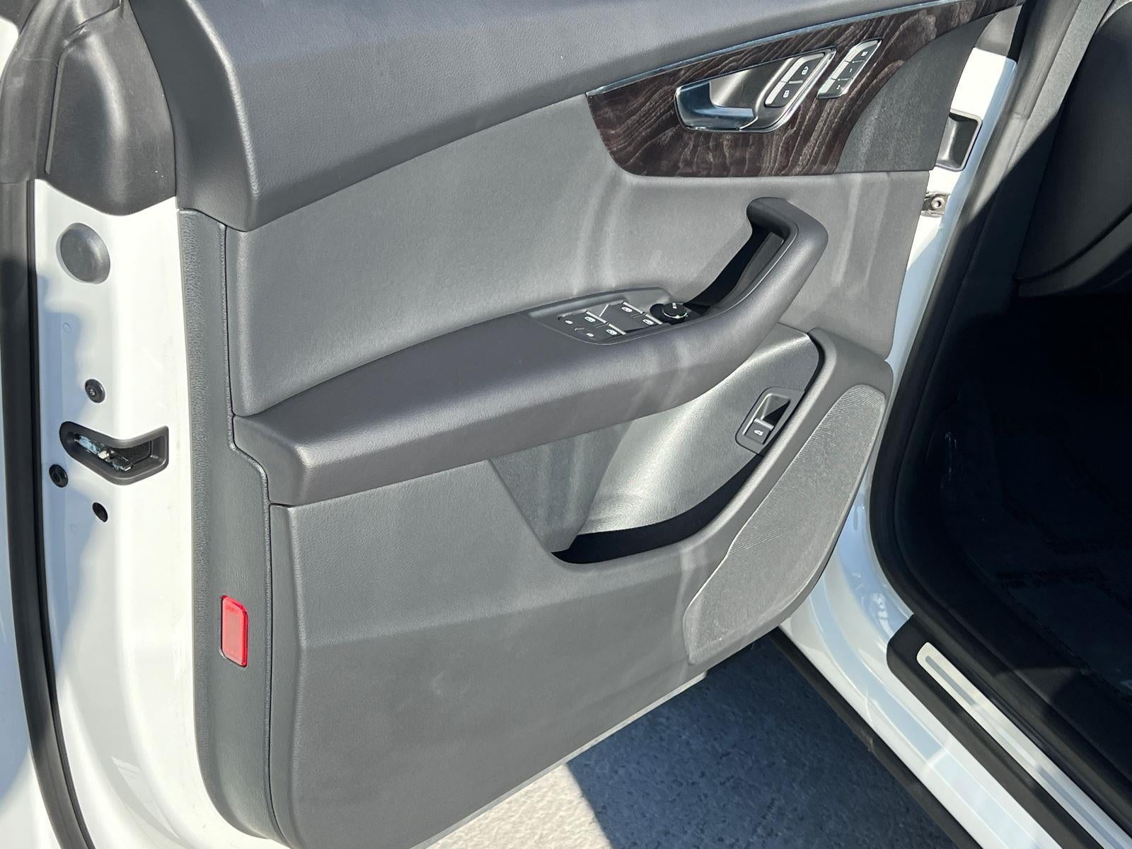 2023 Audi Q8 Premium