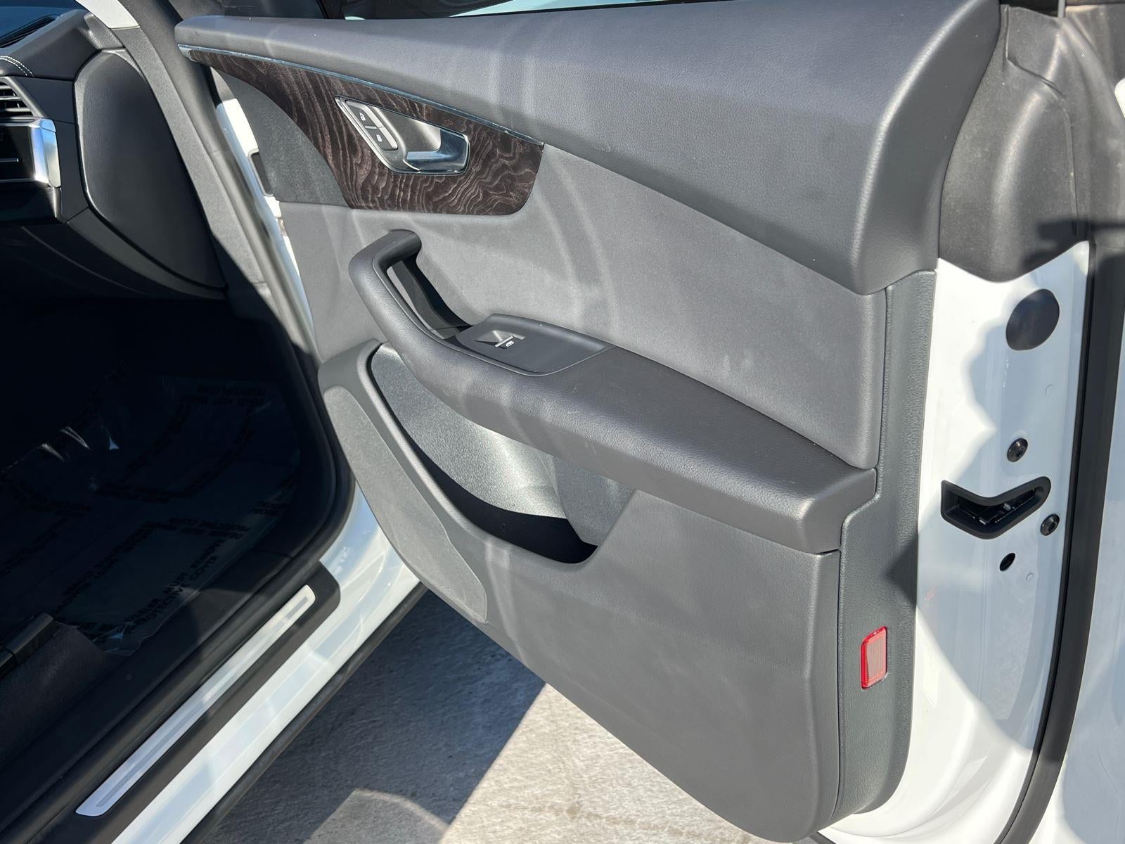 2023 Audi Q8 Premium