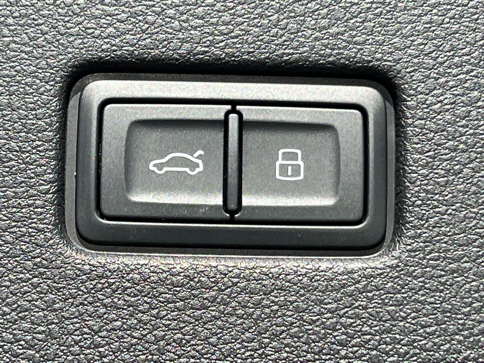 2023 Audi Q8 Premium