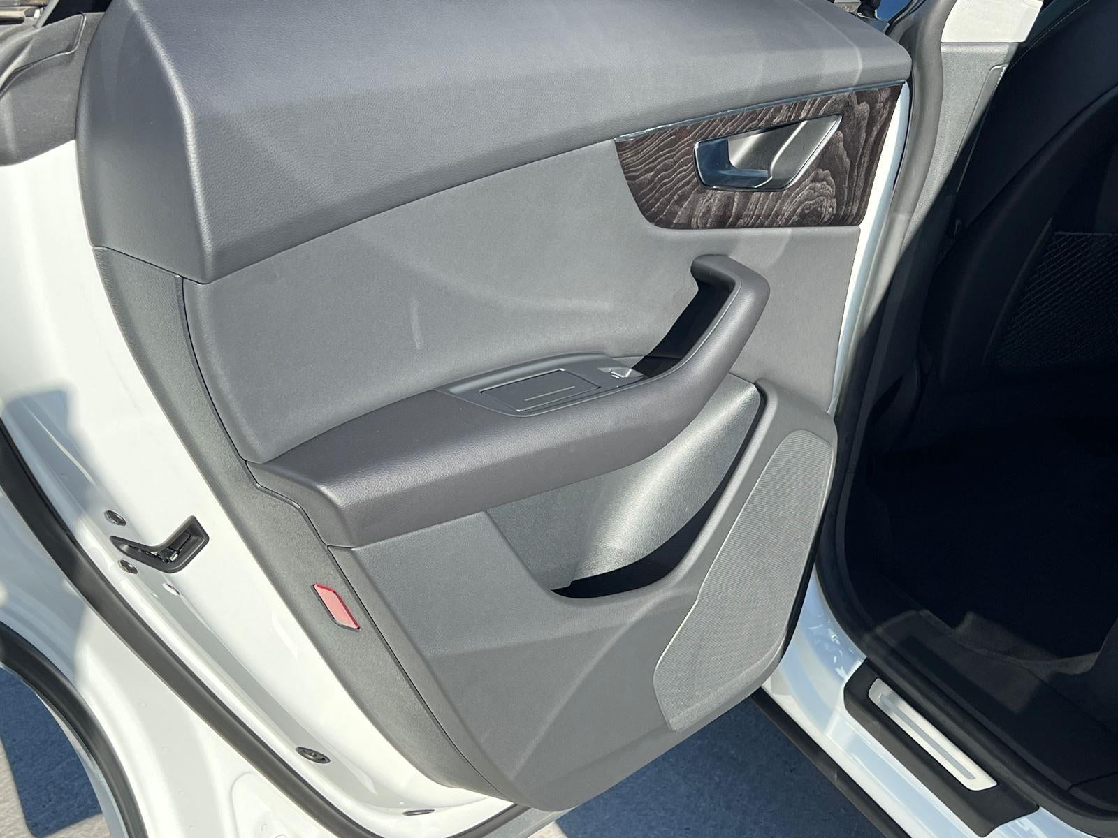 2023 Audi Q8 Premium