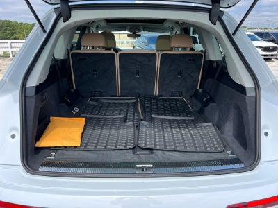 2025 Audi Q7 Premium