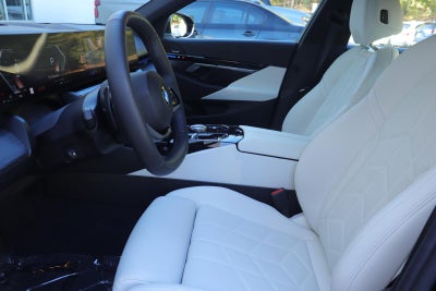 2025 BMW 5 Series 530i