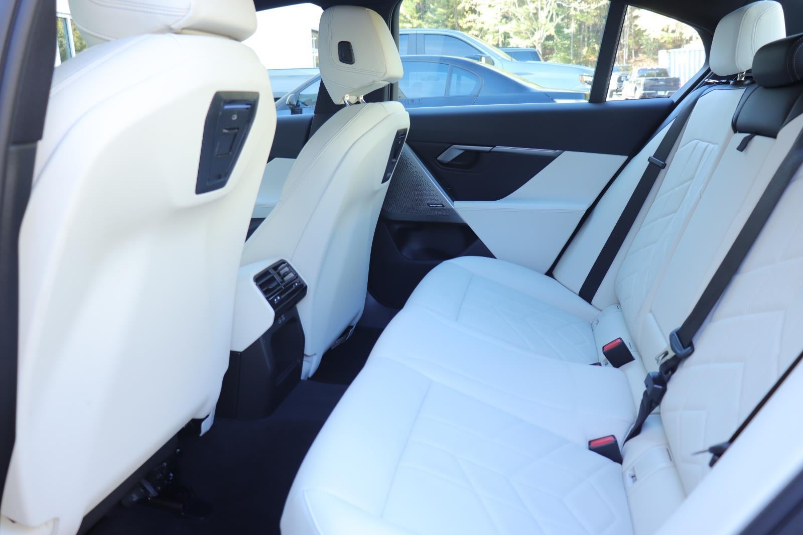 2025 BMW 5 Series 530i