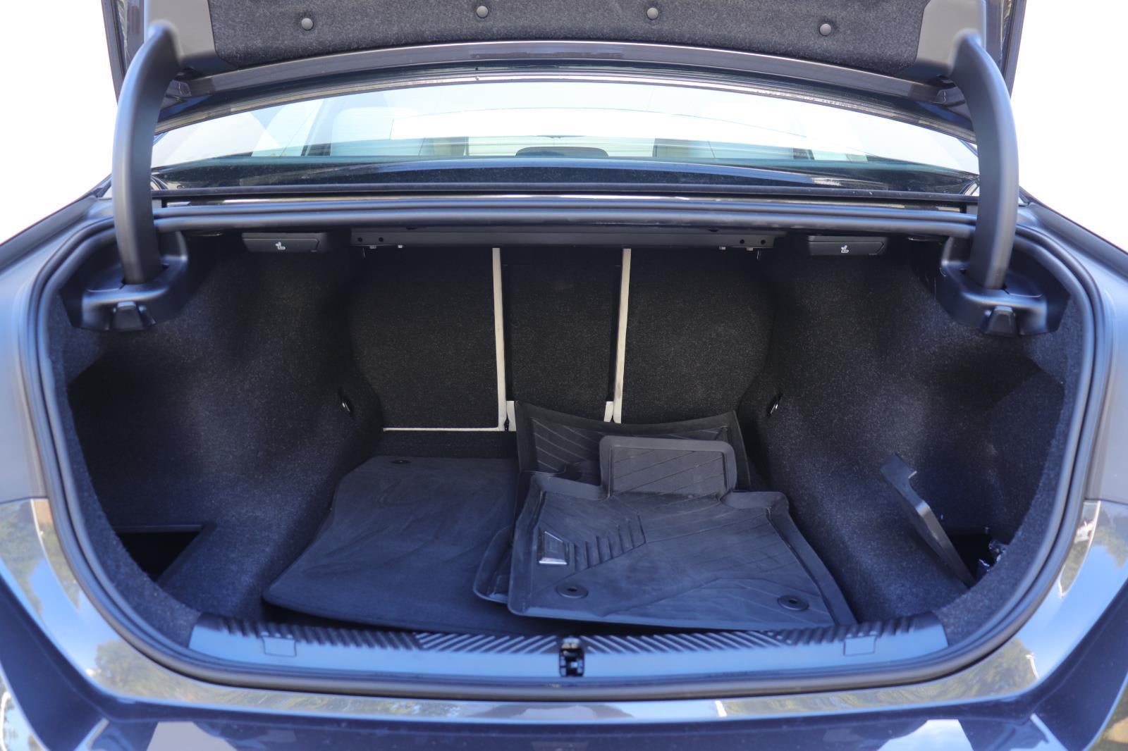 2025 BMW 5 Series 530i