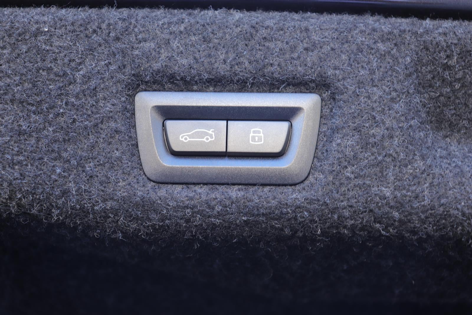 2025 BMW 5 Series 530i