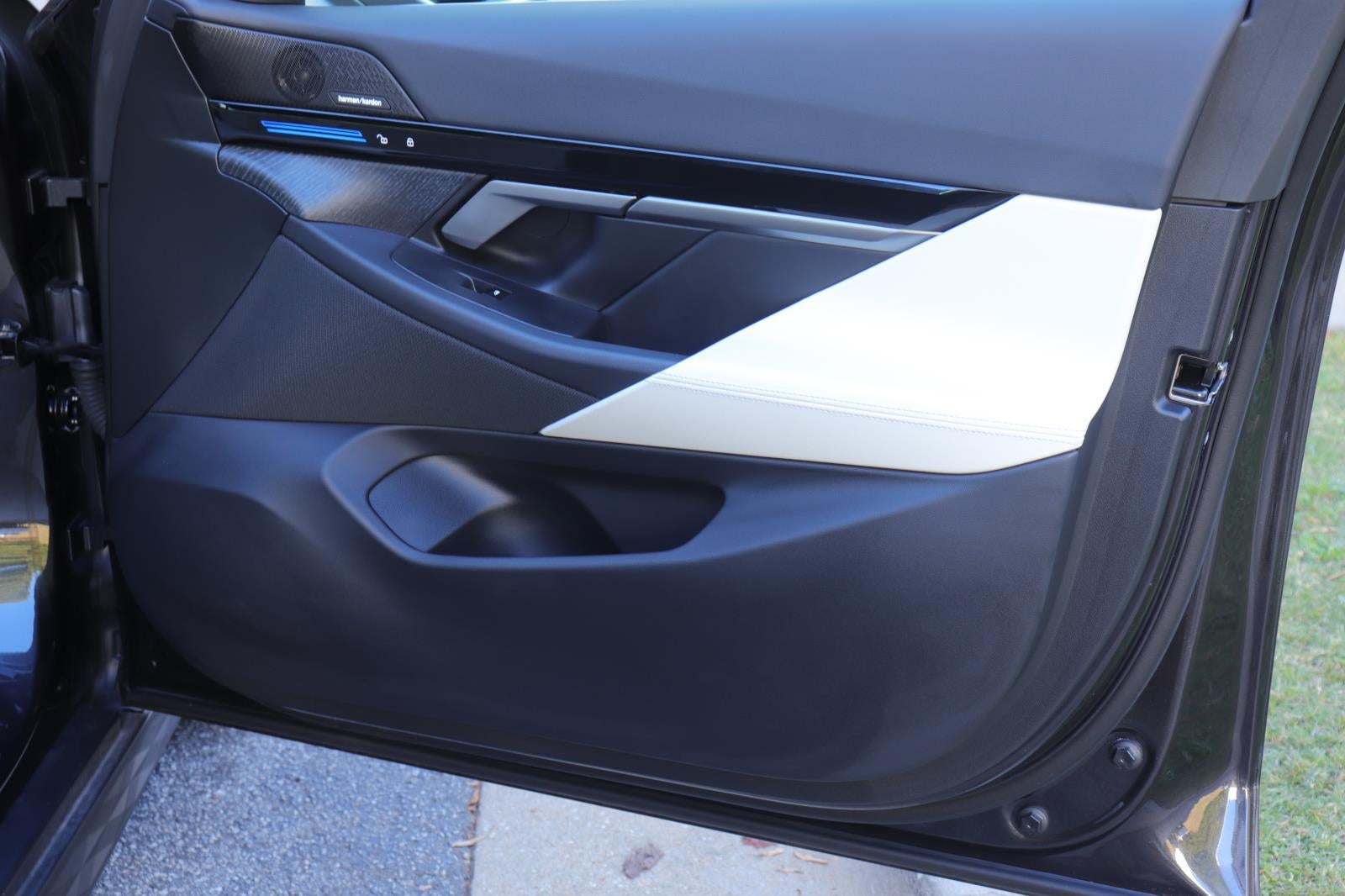 2025 BMW 5 Series 530i