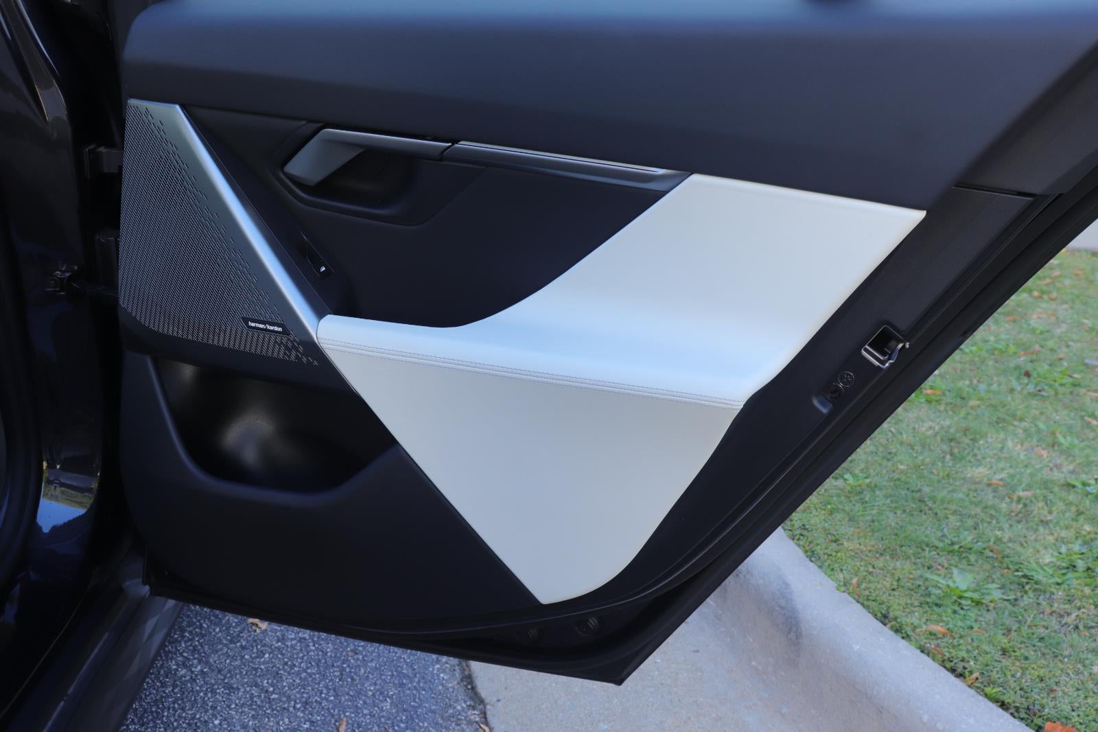 2025 BMW 5 Series 530i