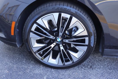 2025 BMW 5 Series 530i