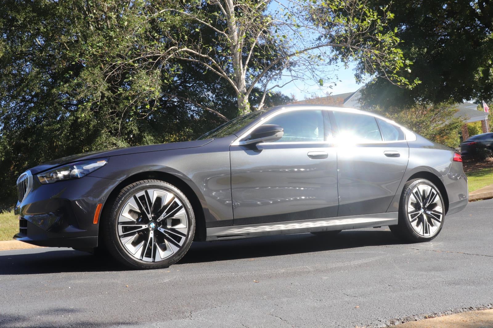 2025 BMW 5 Series 530i