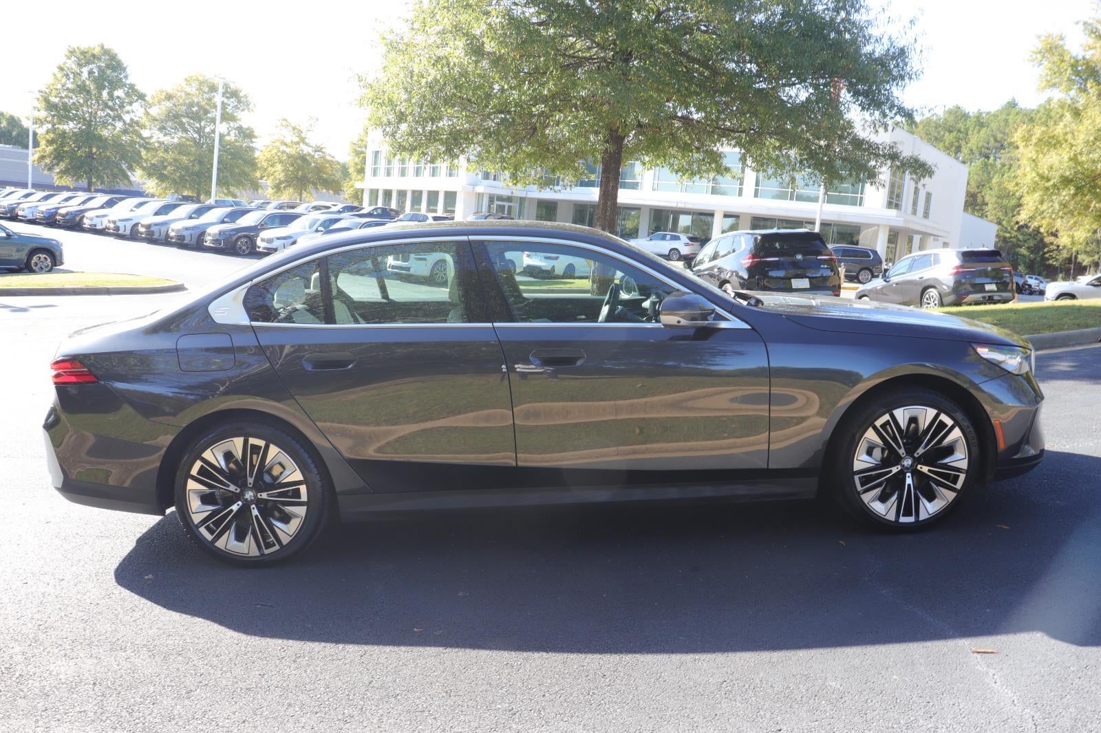 2025 BMW 5 Series 530i