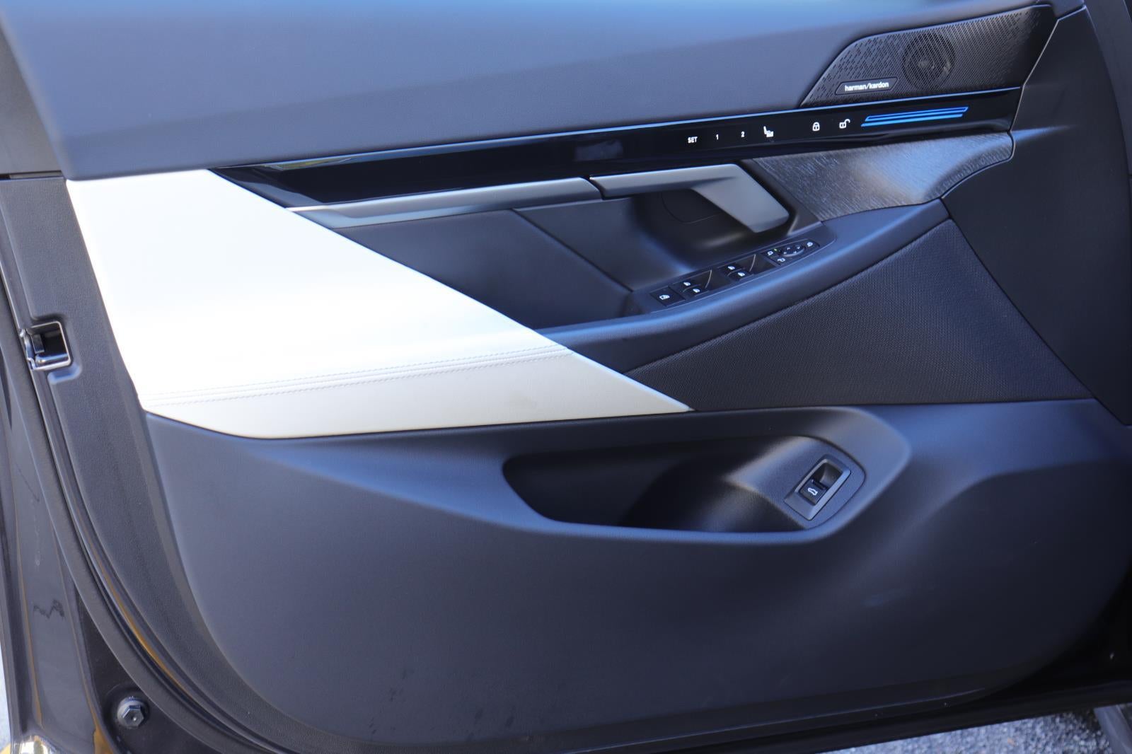 2025 BMW 5 Series 530i