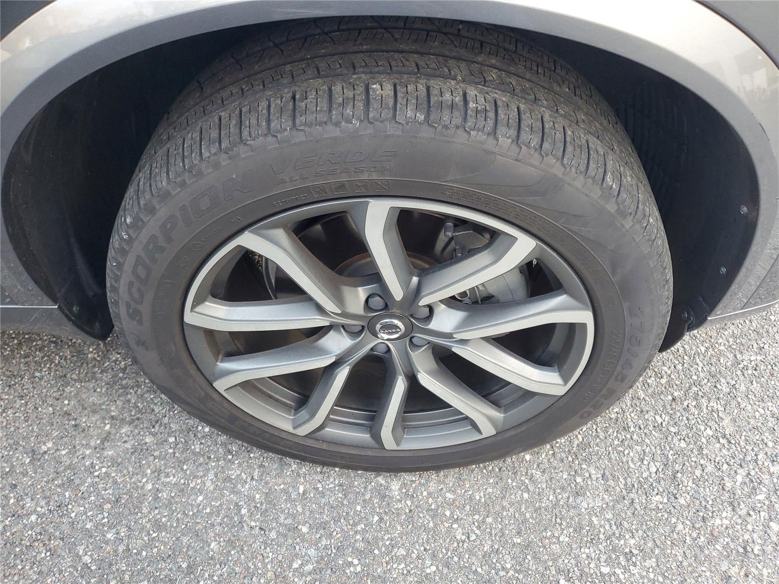 2018 Volvo XC90 Momentum