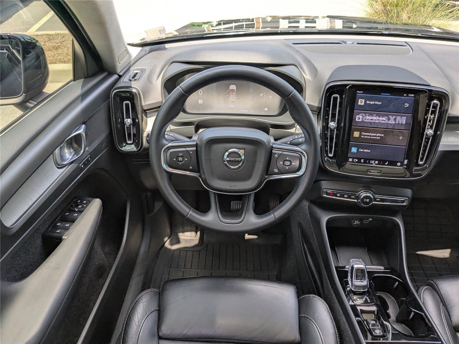 2023 Volvo XC40 Plus Dark Theme