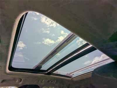 2023 Volvo XC40 Plus Dark Theme