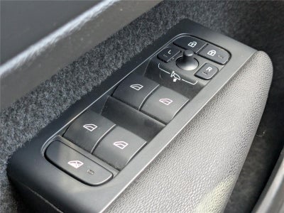 2023 Volvo XC40 Plus Dark Theme