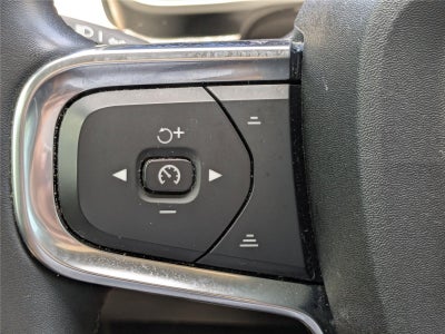 2023 Volvo XC40 Plus Dark Theme