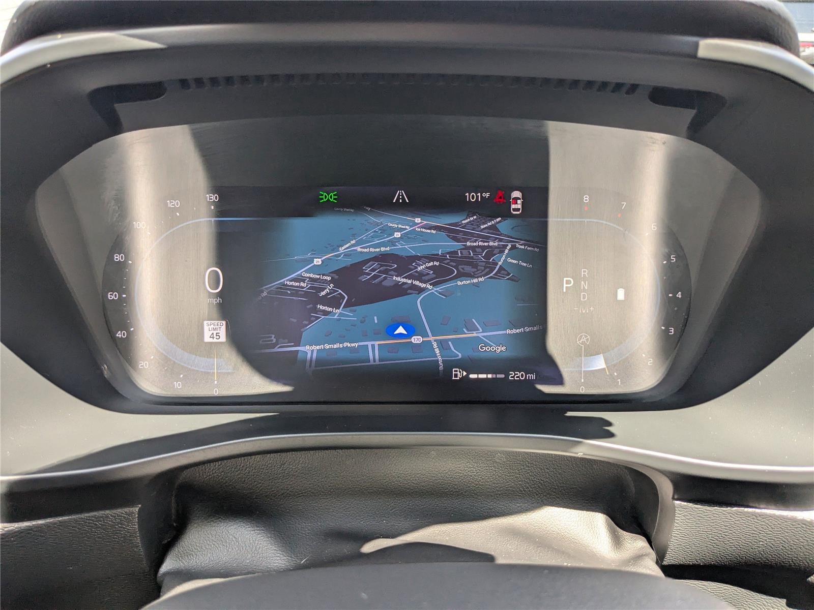 2023 Volvo XC40 Plus Dark Theme