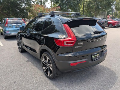 2023 Volvo XC40 Plus Dark Theme