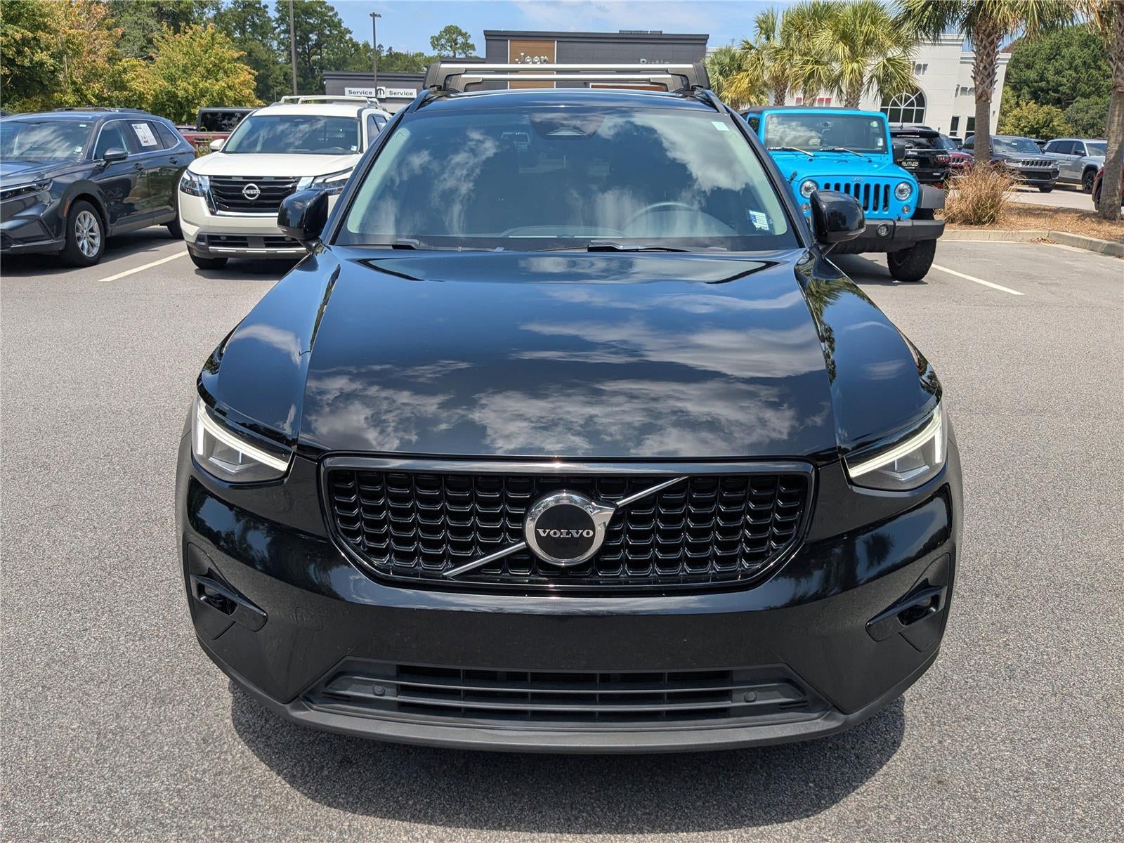 2023 Volvo XC40 Plus Dark Theme